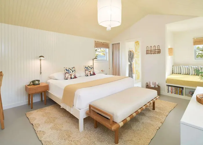 Silver Sands Motel & Beach Bungalows